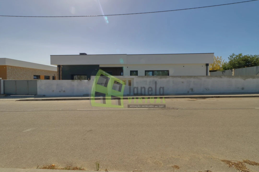 Moradia T4 para Venda em Quinta do Anjo Foto 1