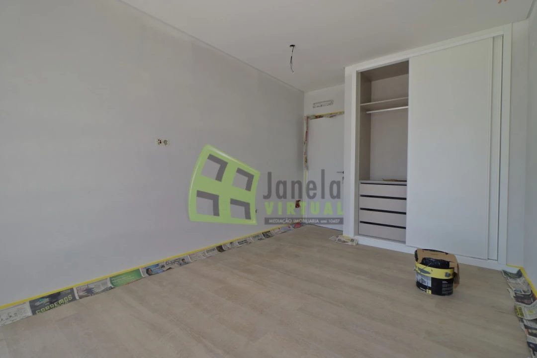 Moradia T4 para Venda em Quinta do Anjo Foto 15