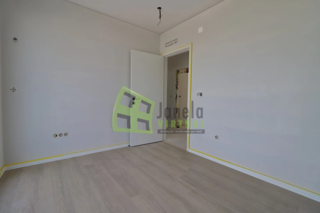 Moradia T4 para Venda em Quinta do Anjo Foto 17
