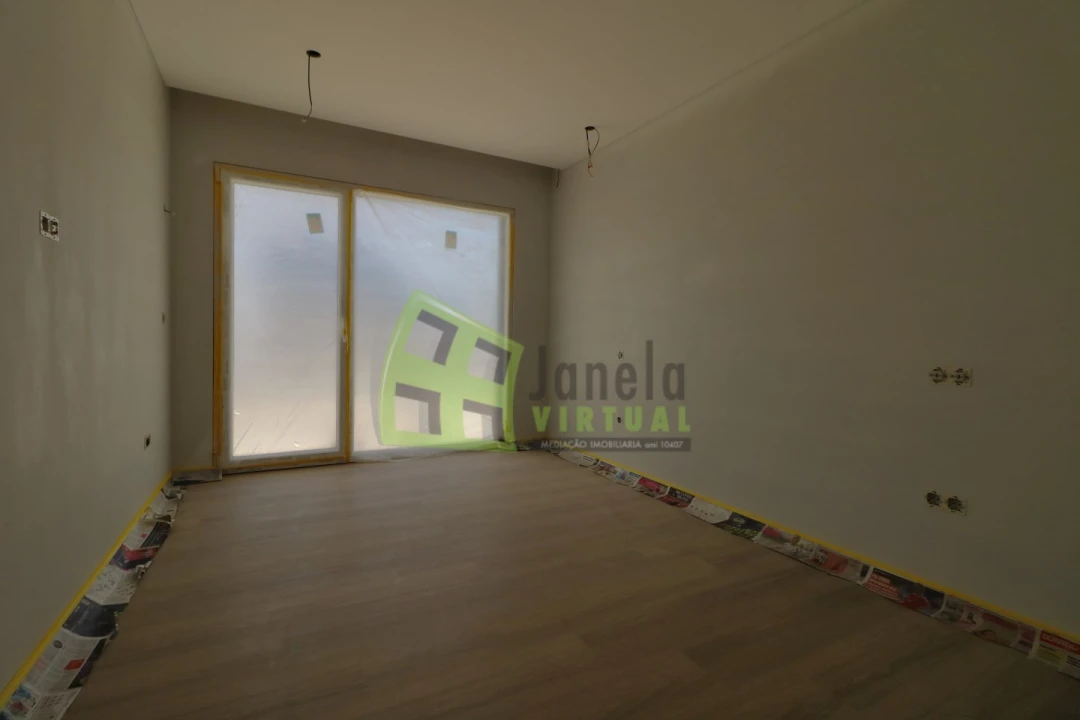 Moradia T4 para Venda em Quinta do Anjo Foto 18