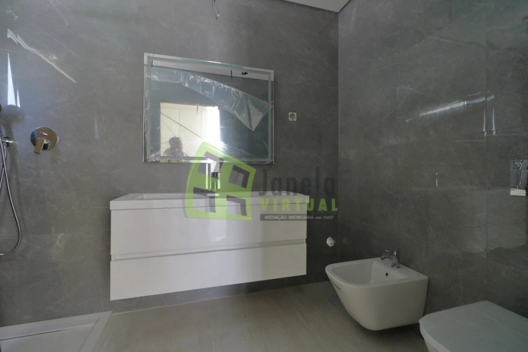 Moradia T4 para Venda em Quinta do Anjo Foto 21