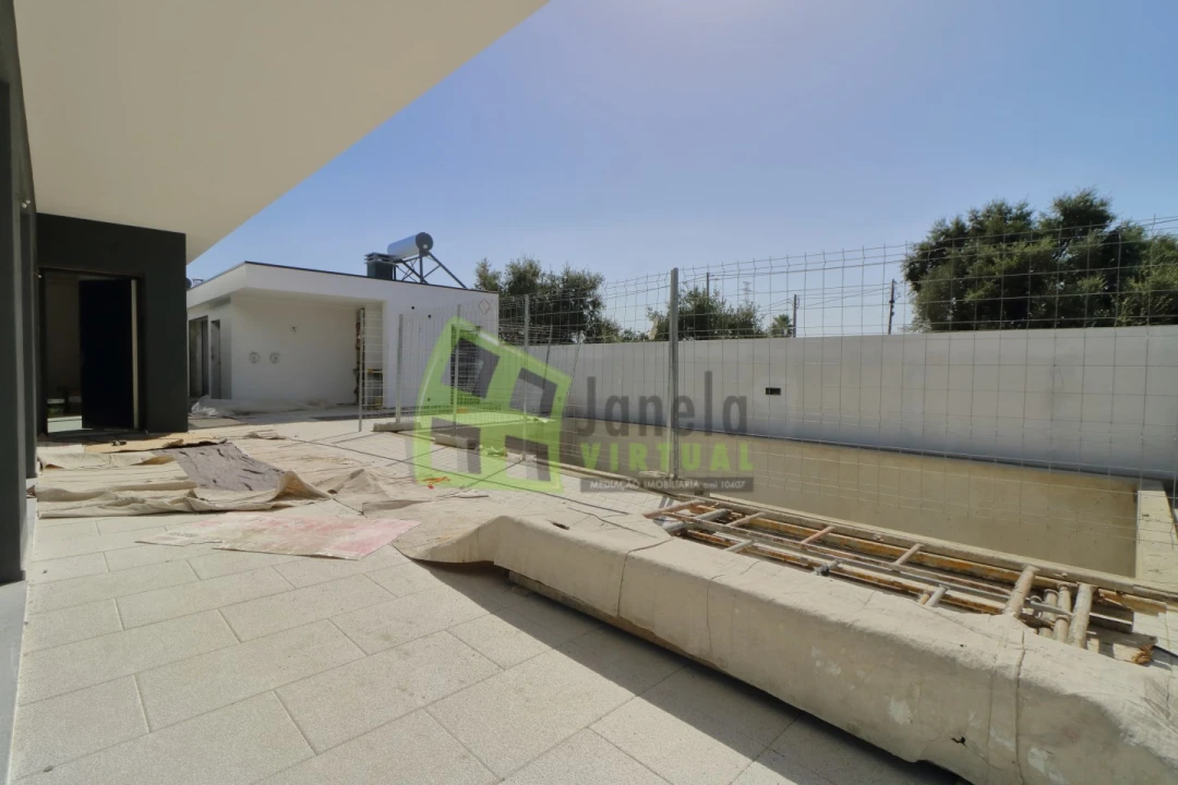 Moradia T4 para Venda em Quinta do Anjo Foto 33