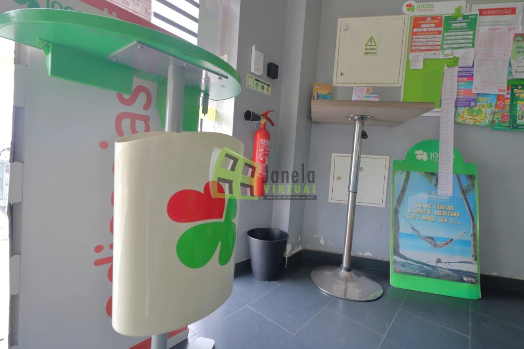 Loja para Venda em Seixal, Arrentela e Aldeia de Paio Pires Foto 3