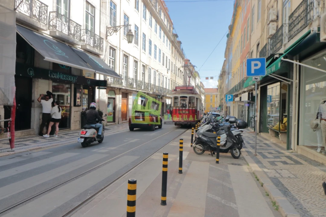 Prédio para Venda em Santa Maria Maior Foto 11