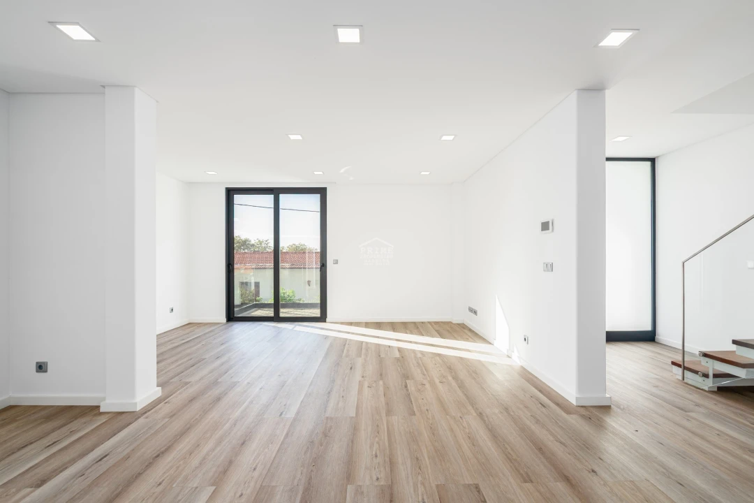 Moradia T3 para Venda em Funchal (Santa Luzia) Foto 3