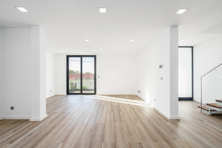 Moradia T3 para Venda em Funchal (Santa Luzia) Foto 3