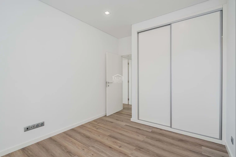 Moradia T3 para Venda em Funchal (Santa Luzia) Foto 16