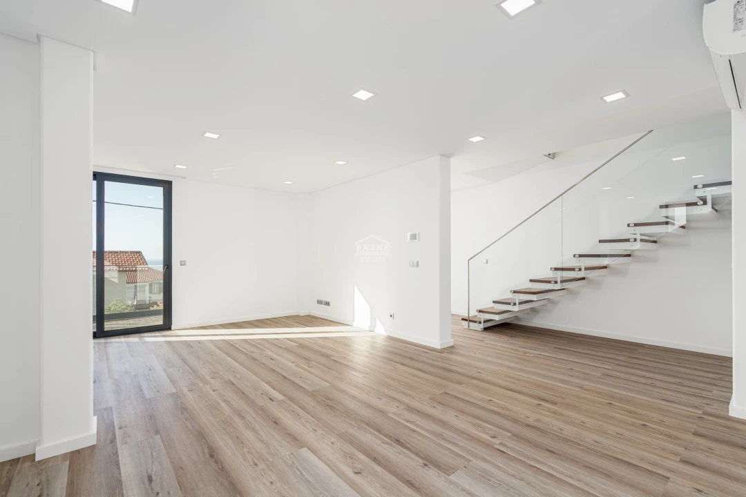 Moradia T3 para Venda em Funchal (Santa Luzia) Foto 2