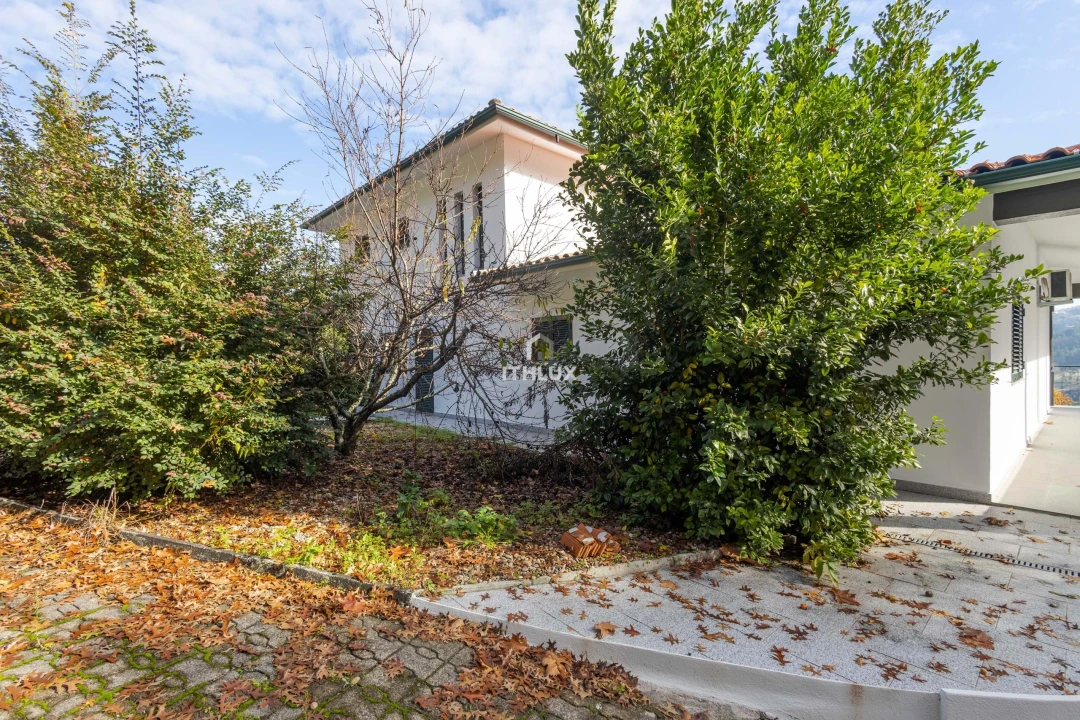 Moradia T4 para Venda em Vila Boa de Quires e Maureles Foto 3