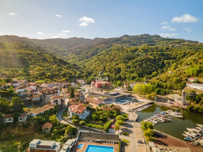 Terreno para Venda em Freigil e Miomães Foto 6
