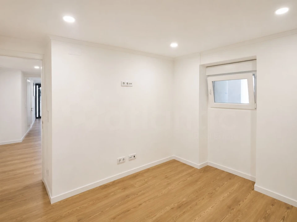 Apartamento T2 para Venda em São Vicente Foto 13