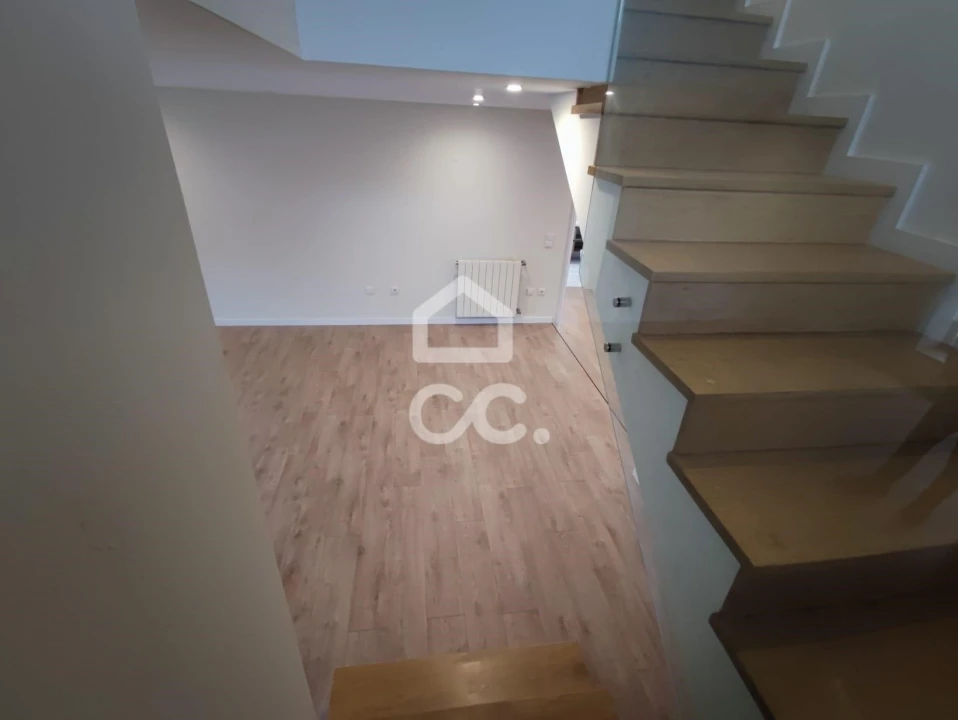 Apartamento T3 para Venda em Canidelo Foto 3