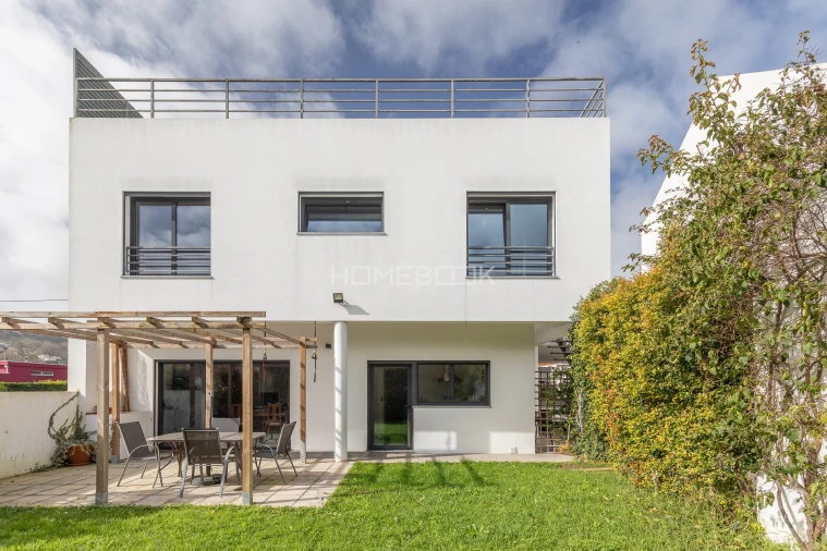 Moradia T3 para Venda em Colares Foto 2