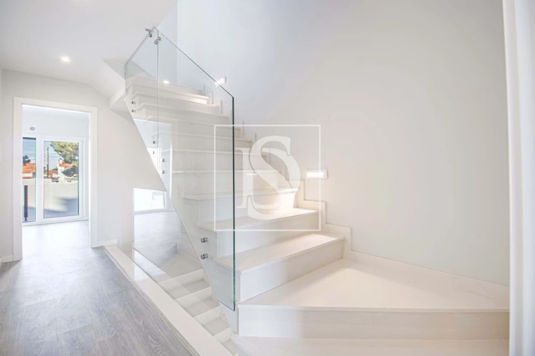 Moradia T3 para Venda em Quinta do Conde Foto 9