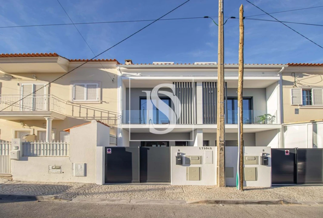 Moradia T3 para Venda em Quinta do Conde Foto 31