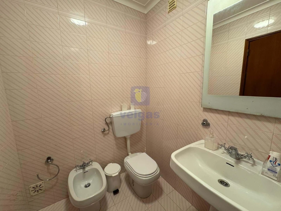 Moradia T4 para Venda em Ferrel Foto 18