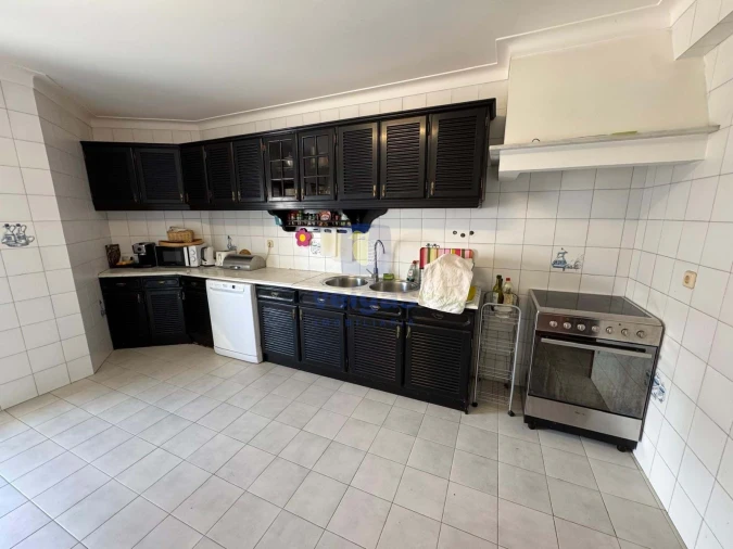 Moradia T4 para Venda em Ferrel Foto 9