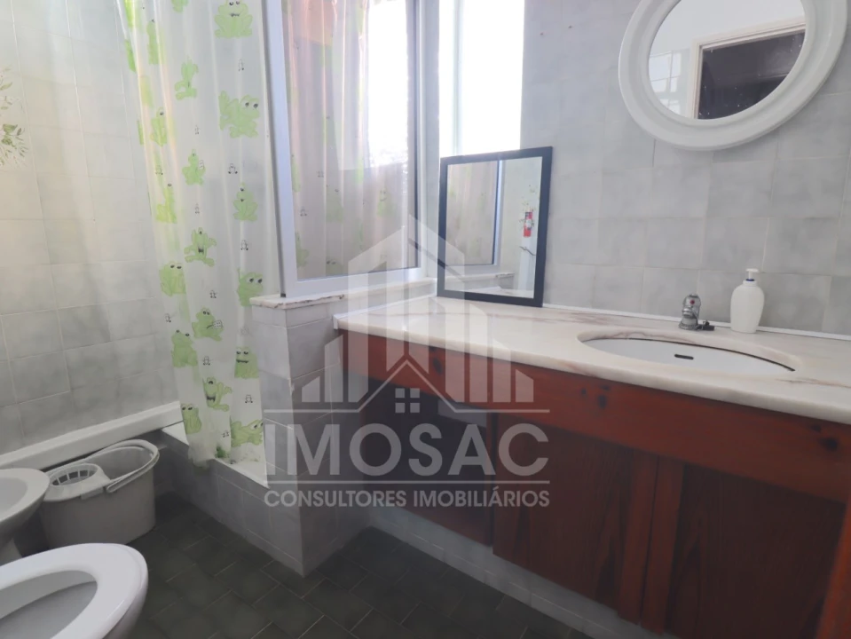 Apartamento T3 para Venda em Santo António dos Cavaleiros e Frielas Foto 10