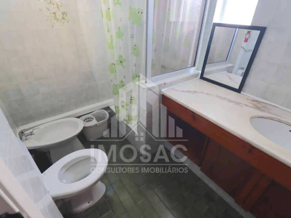 Apartamento T3 para Venda em Santo António dos Cavaleiros e Frielas Foto 18