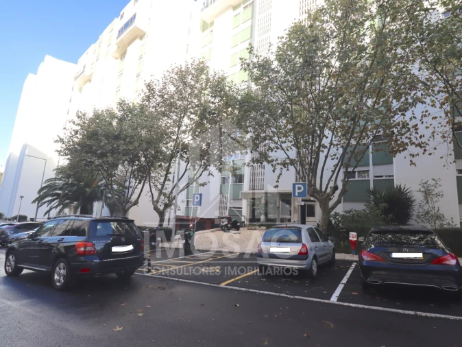 Apartamento T3 para Venda em Santo António dos Cavaleiros e Frielas Foto 9