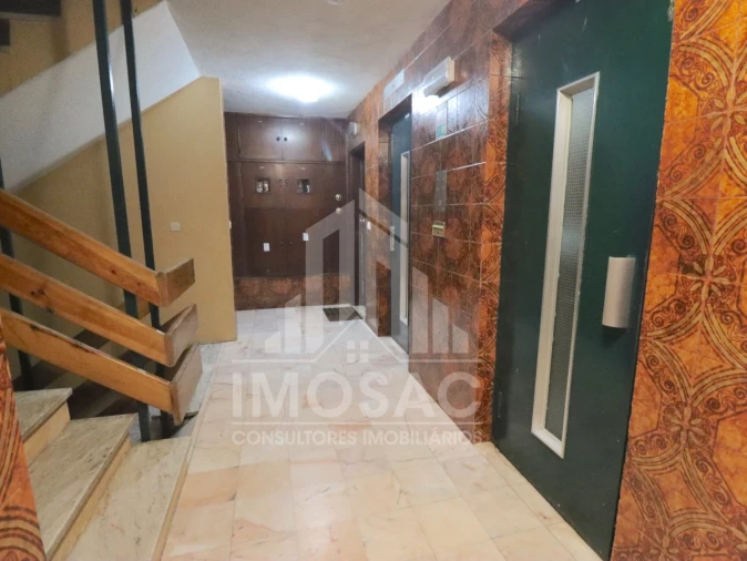 Apartamento T3 para Venda em Santo António dos Cavaleiros e Frielas Foto 16