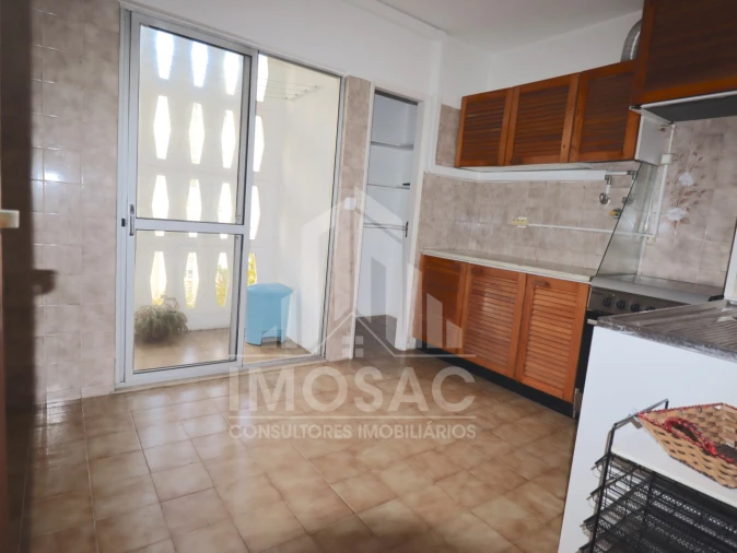 Apartamento T3 para Venda em Santo António dos Cavaleiros e Frielas Foto 8
