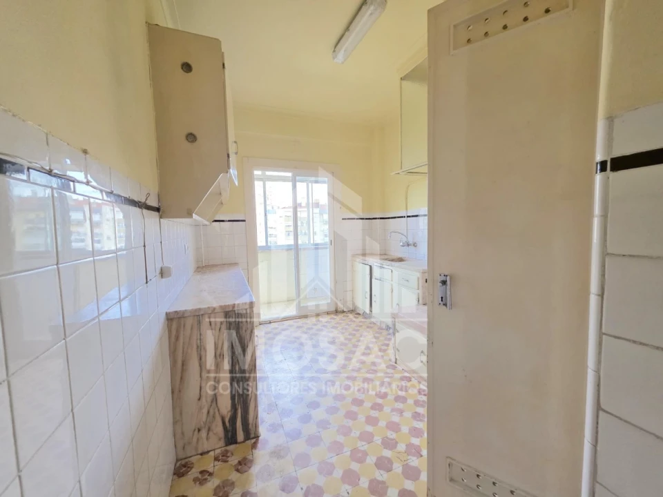 Apartamento T2 para Venda em Benfica Foto 1