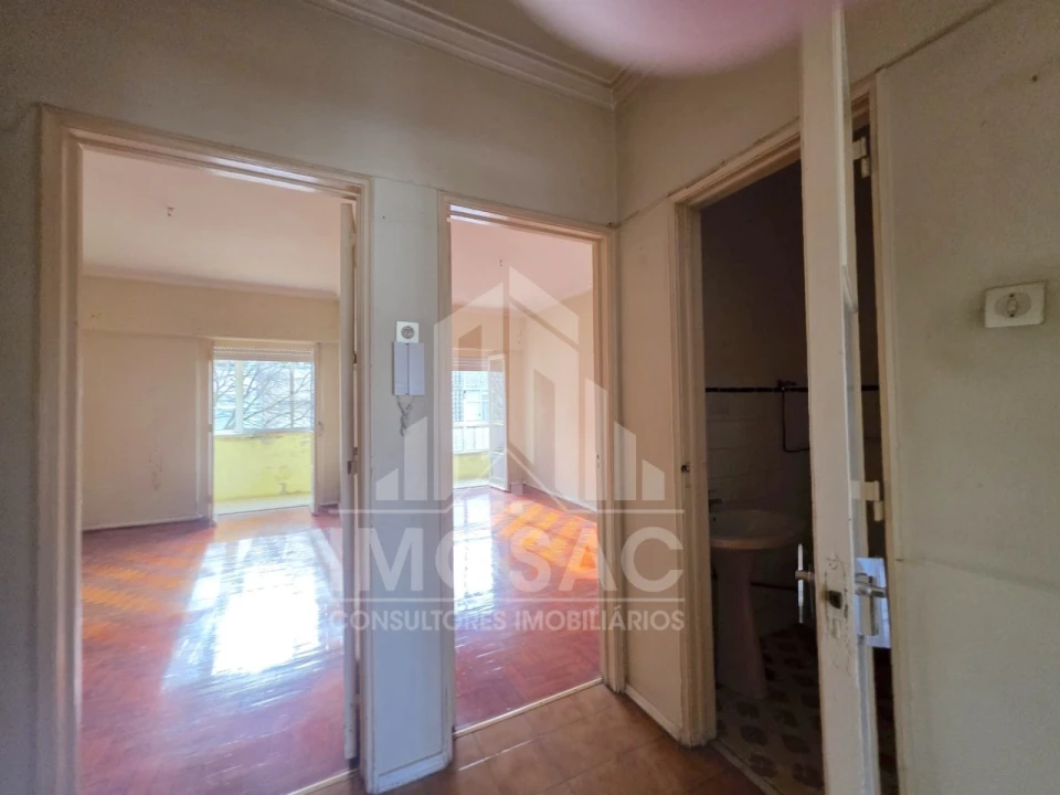 Apartamento T2 para Venda em Benfica Foto 4
