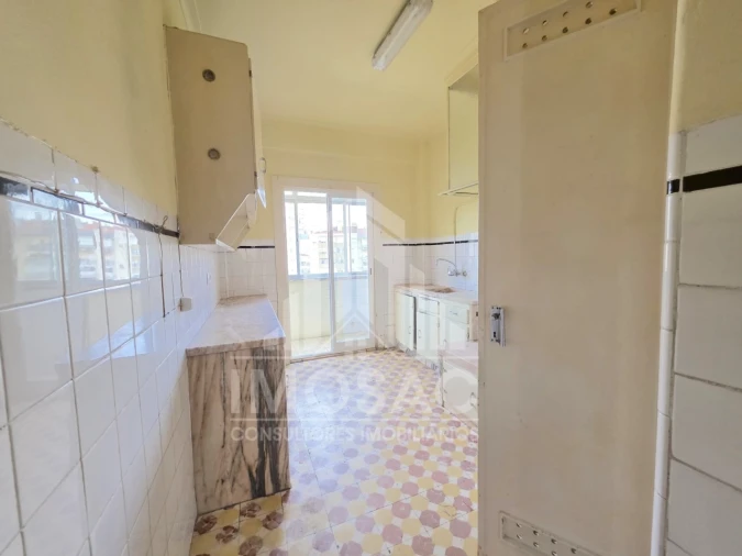 Apartamento T2 para Venda em Benfica Foto 1