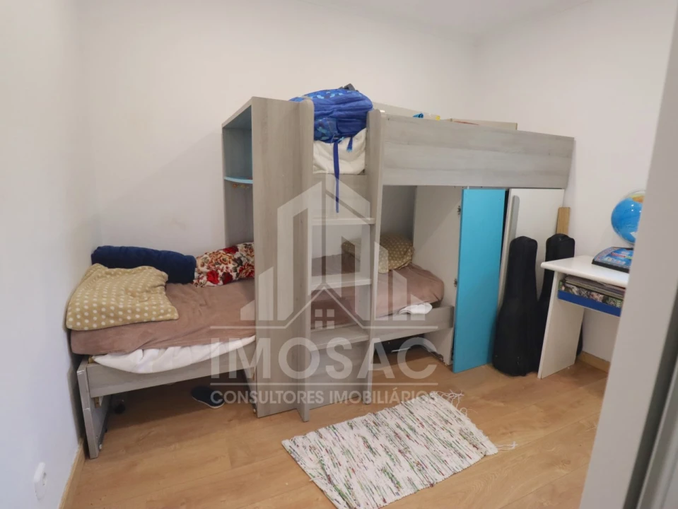 Apartamento T3 para Venda em Santo António dos Cavaleiros e Frielas Foto 4