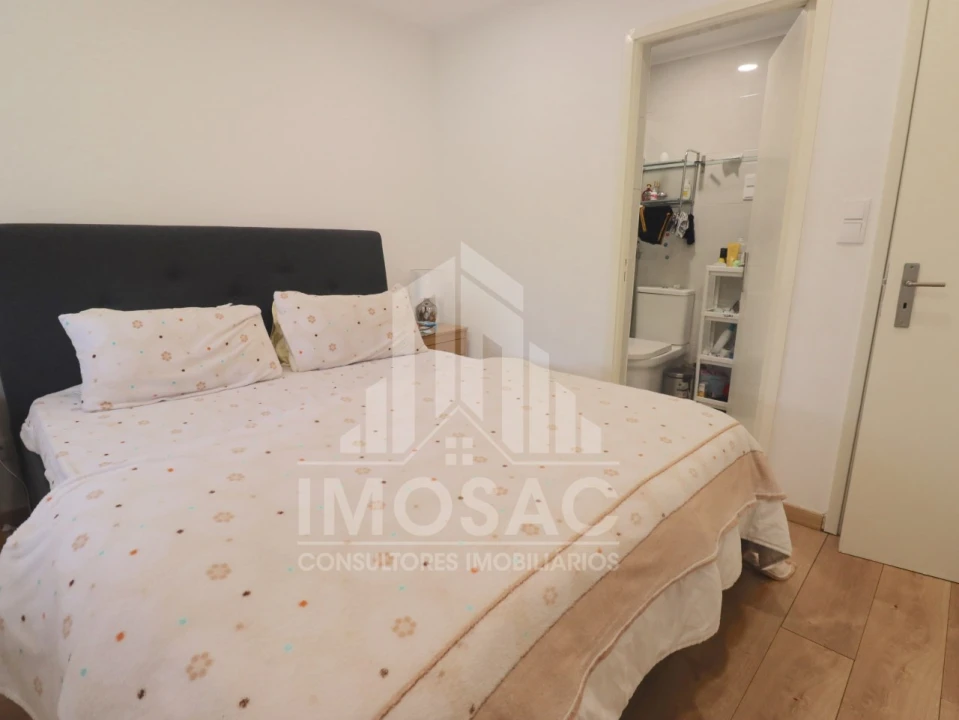 Apartamento T3 para Venda em Santo António dos Cavaleiros e Frielas Foto 10