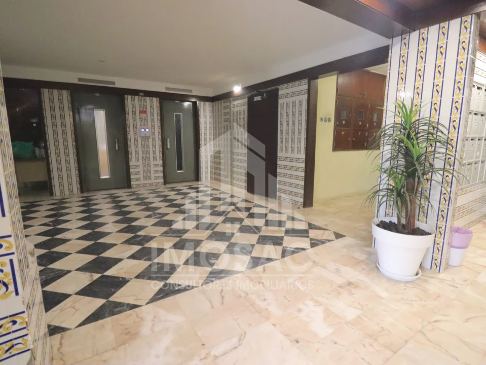 Apartamento T3 para Venda em Santo António dos Cavaleiros e Frielas Foto 11