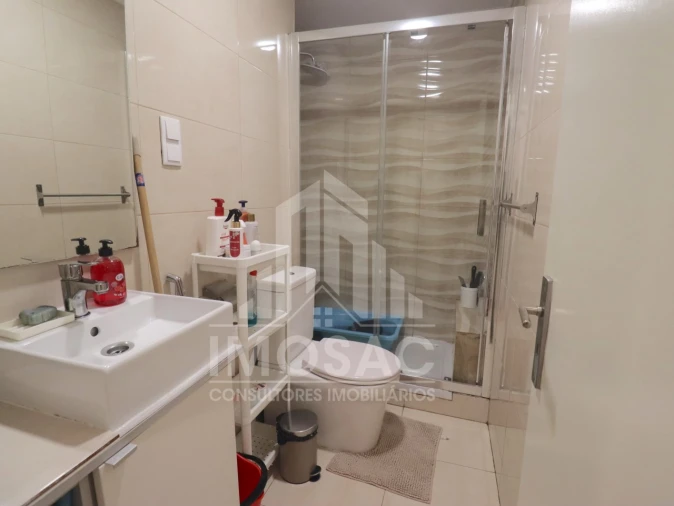 Apartamento T3 para Venda em Santo António dos Cavaleiros e Frielas Foto 12