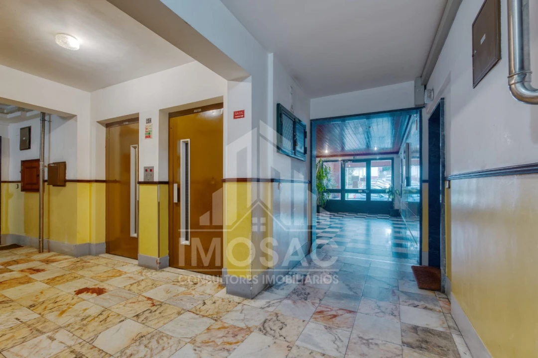 Apartamento T2 para Venda em Santo António dos Cavaleiros e Frielas Foto 10