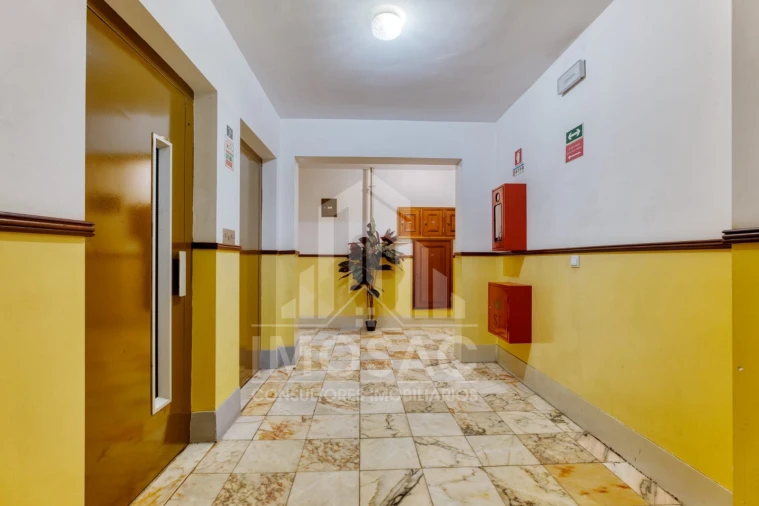 Apartamento T2 para Venda em Santo António dos Cavaleiros e Frielas Foto 18