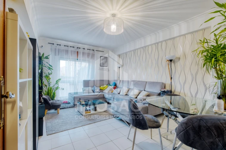 Apartamento T2 para Venda em Santo António dos Cavaleiros e Frielas Foto 19