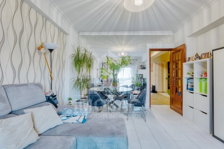 Apartamento T2 para Venda em Santo António dos Cavaleiros e Frielas Foto 36