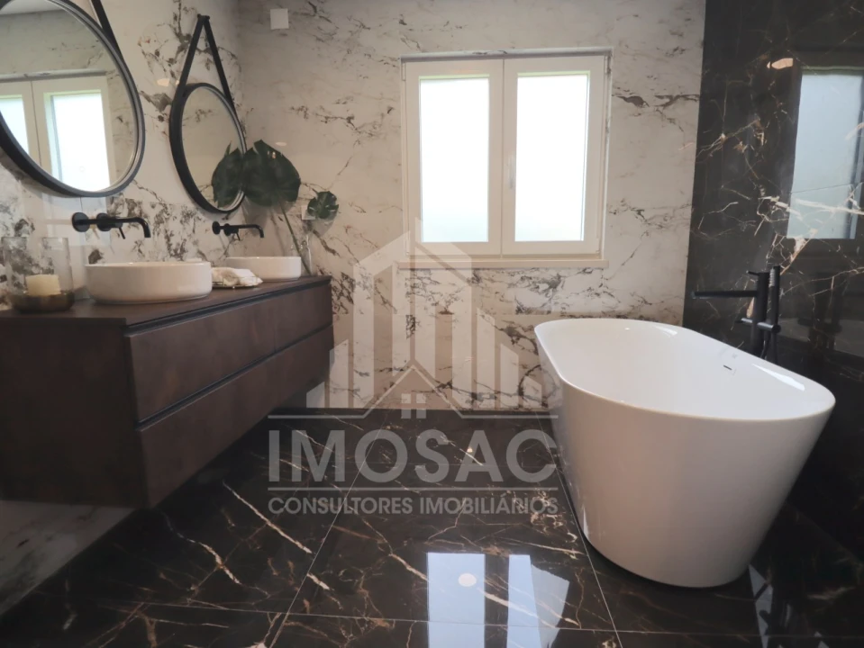 Apartamento T2 para Venda em Benfica Foto 5