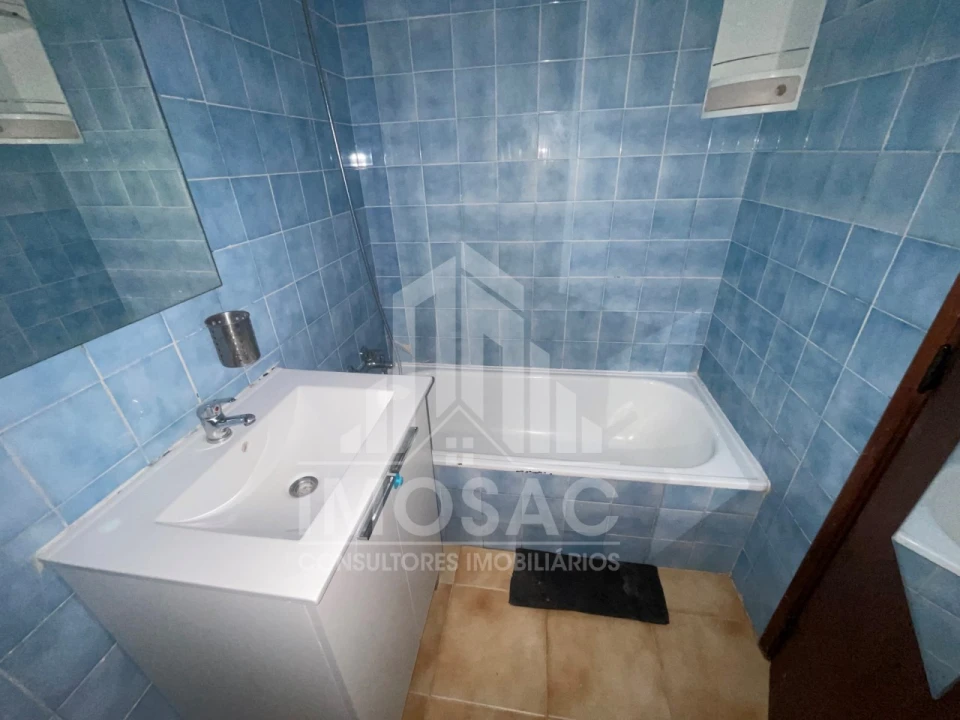 Apartamento T1 para Venda em Santo António dos Cavaleiros e Frielas Foto 3