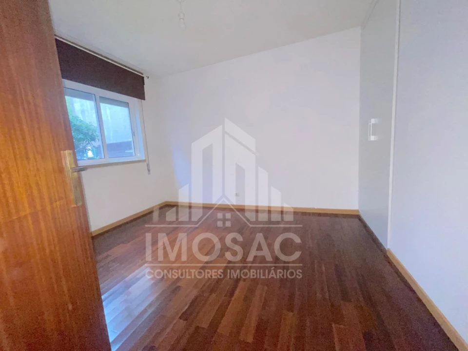 Apartamento T1 para Venda em Santo António dos Cavaleiros e Frielas Foto 4