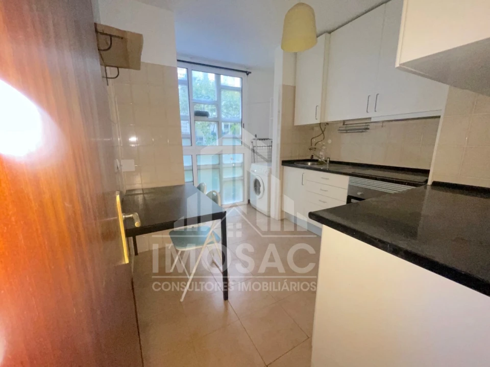 Apartamento T1 para Venda em Santo António dos Cavaleiros e Frielas Foto 5