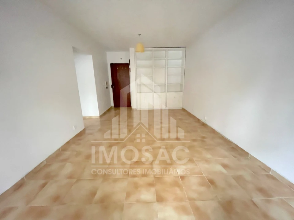 Apartamento T1 para Venda em Santo António dos Cavaleiros e Frielas Foto 6