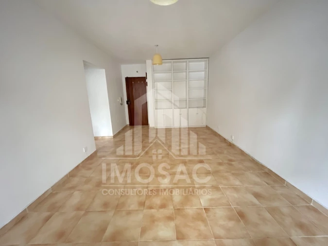 Apartamento T1 para Venda em Santo António dos Cavaleiros e Frielas Foto 1