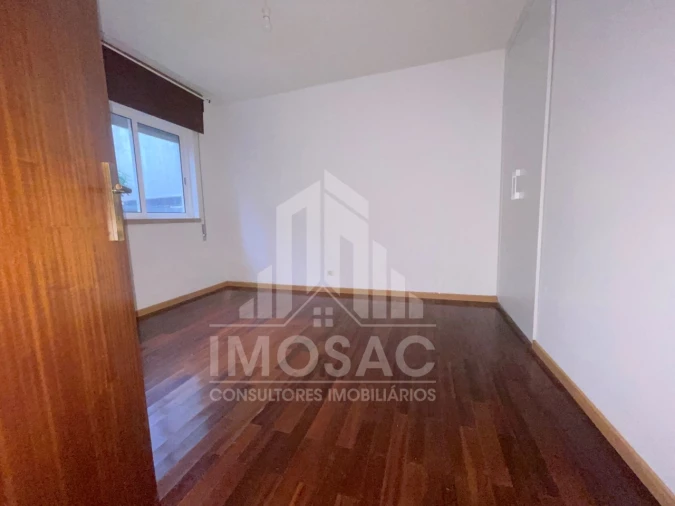 Apartamento T1 para Venda em Santo António dos Cavaleiros e Frielas Foto 11