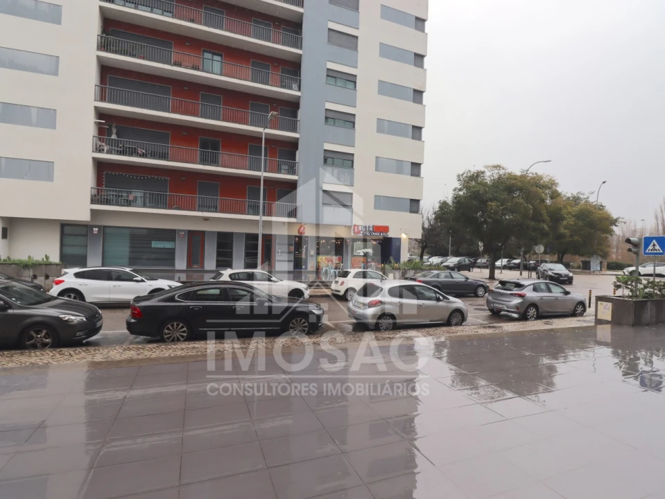 Loja para Venda em Odivelas Foto 3