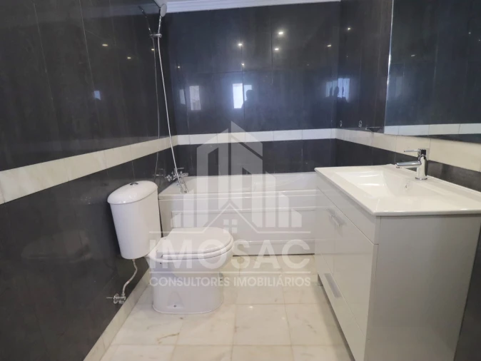 Moradia T4 para Venda em Sesimbra (Castelo) Foto 11