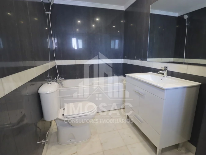 Moradia T4 para Venda em Sesimbra (Castelo) Foto 44