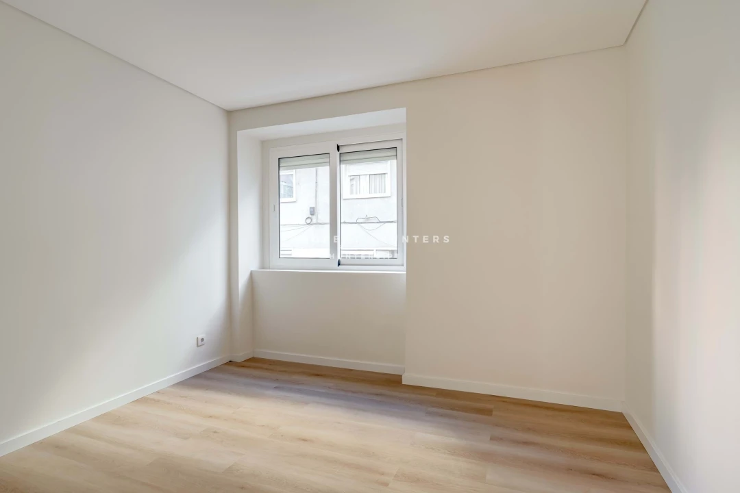 Apartamento T3 para Venda em Agualva e Mira-Sintra Foto 10