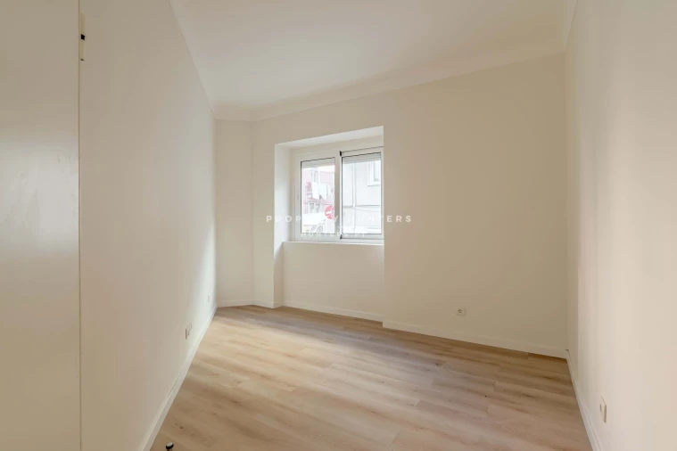 Apartamento T3 para Venda em Agualva e Mira-Sintra Foto 2