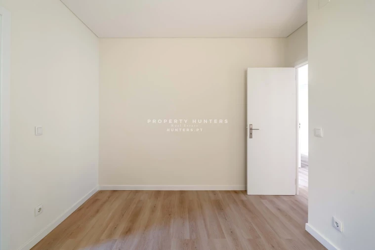 Apartamento T3 para Venda em Agualva e Mira-Sintra Foto 16
